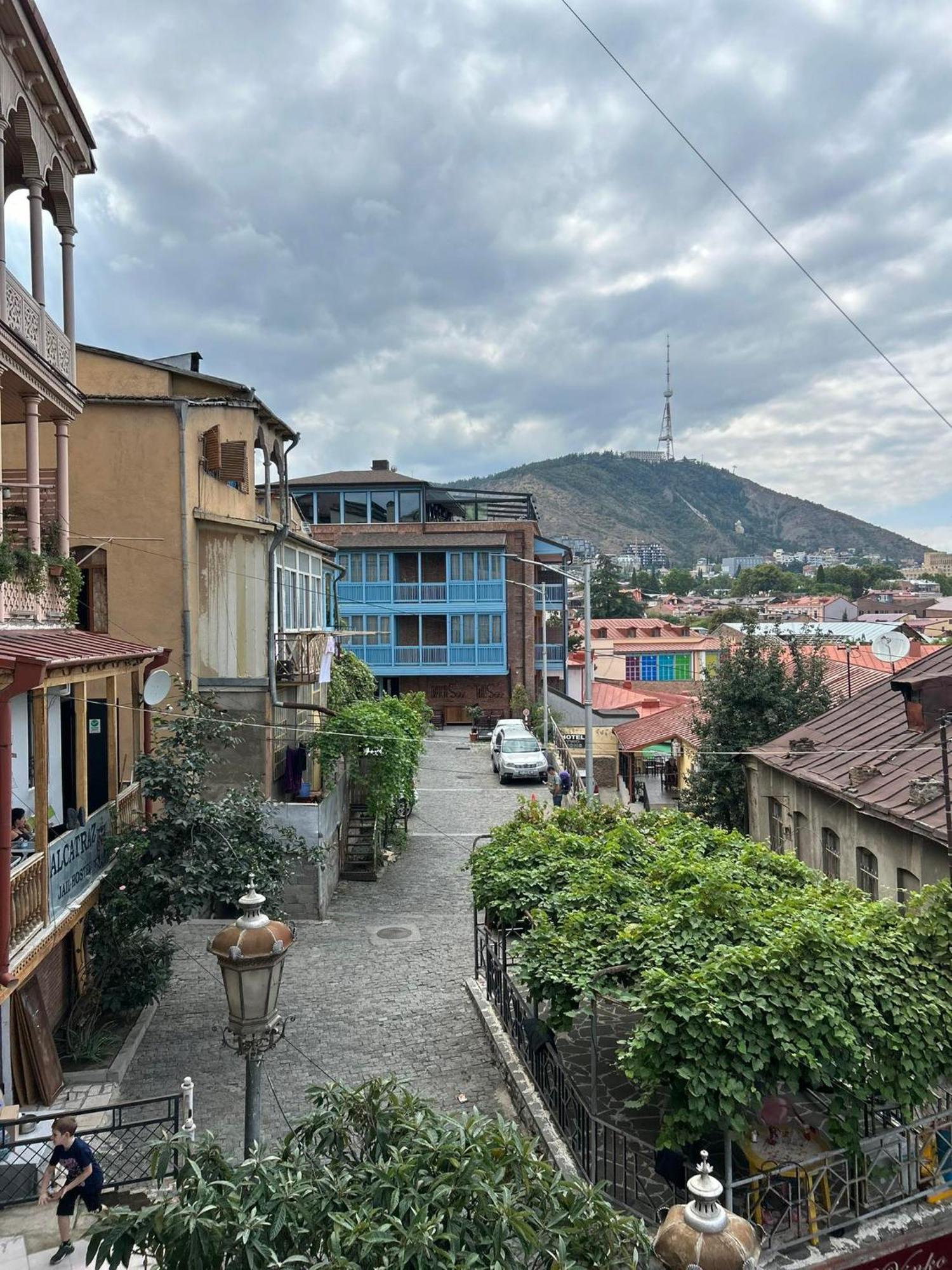 Two Lions Hotel Tbilisi Exterior foto